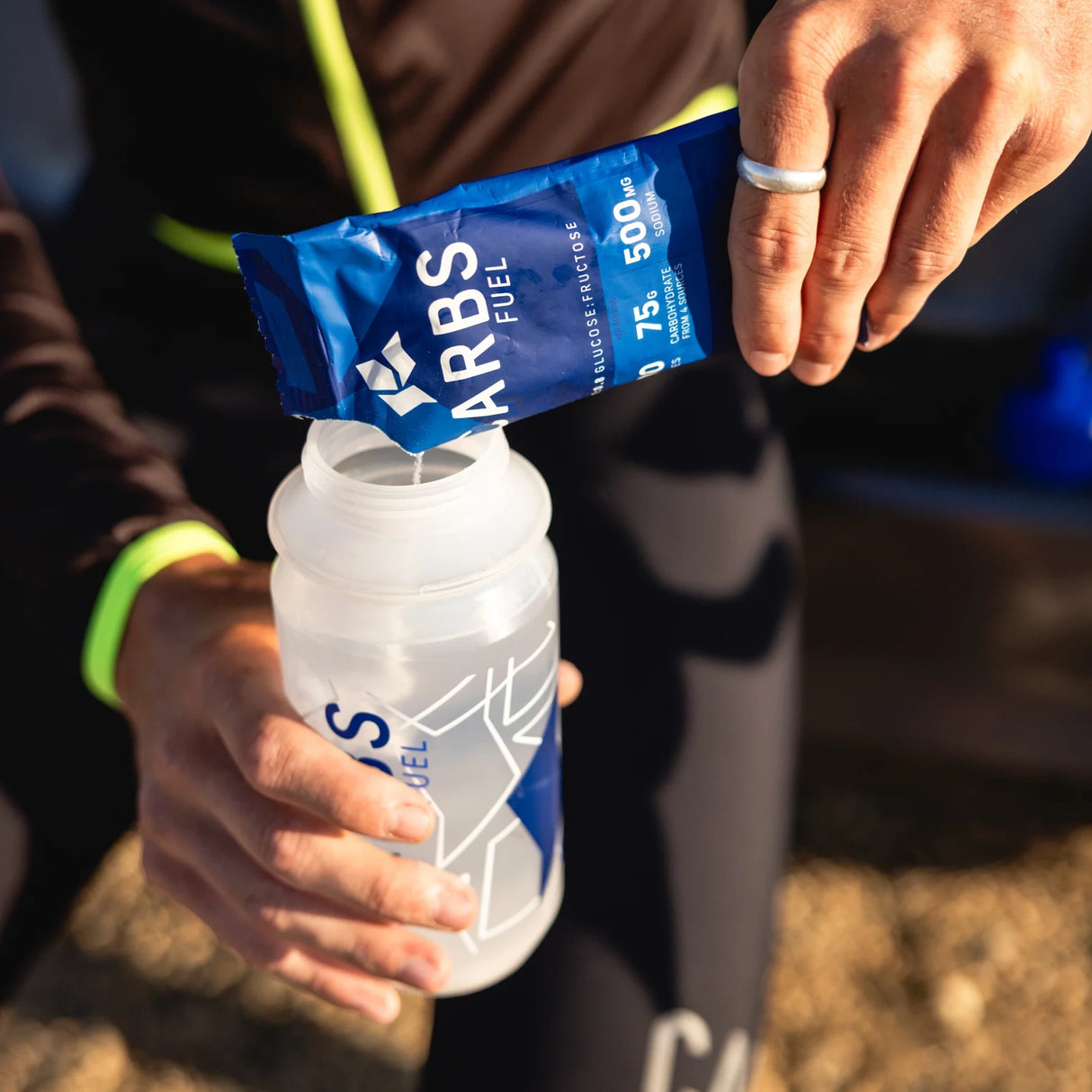 Carbs Fuel Drink Mix einfüllen